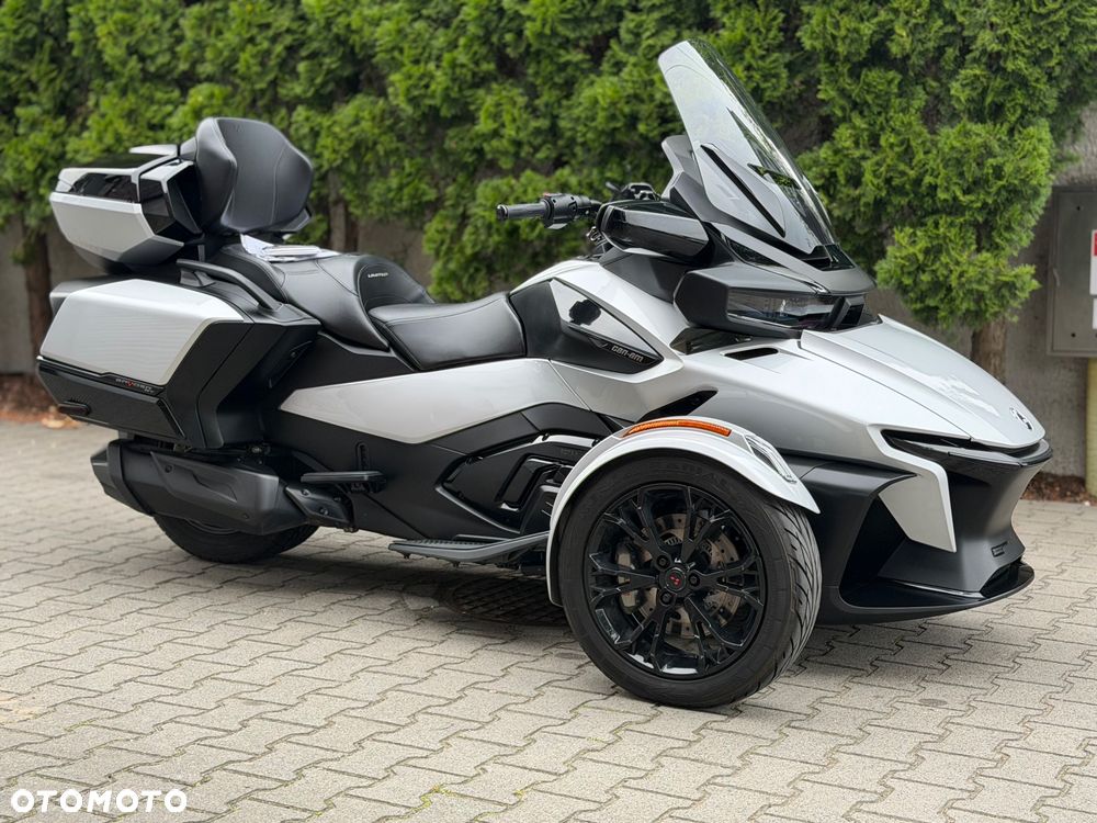 Can-Am Spyder - 2