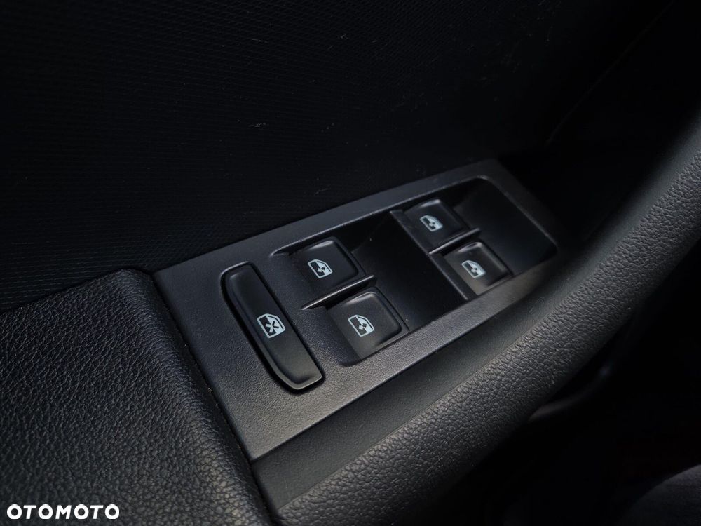 Skoda RAPID 1.0 TSI Style DSG - 23