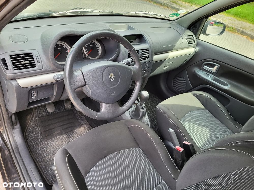 Renault Clio 1.2 16V Dynamique - 9