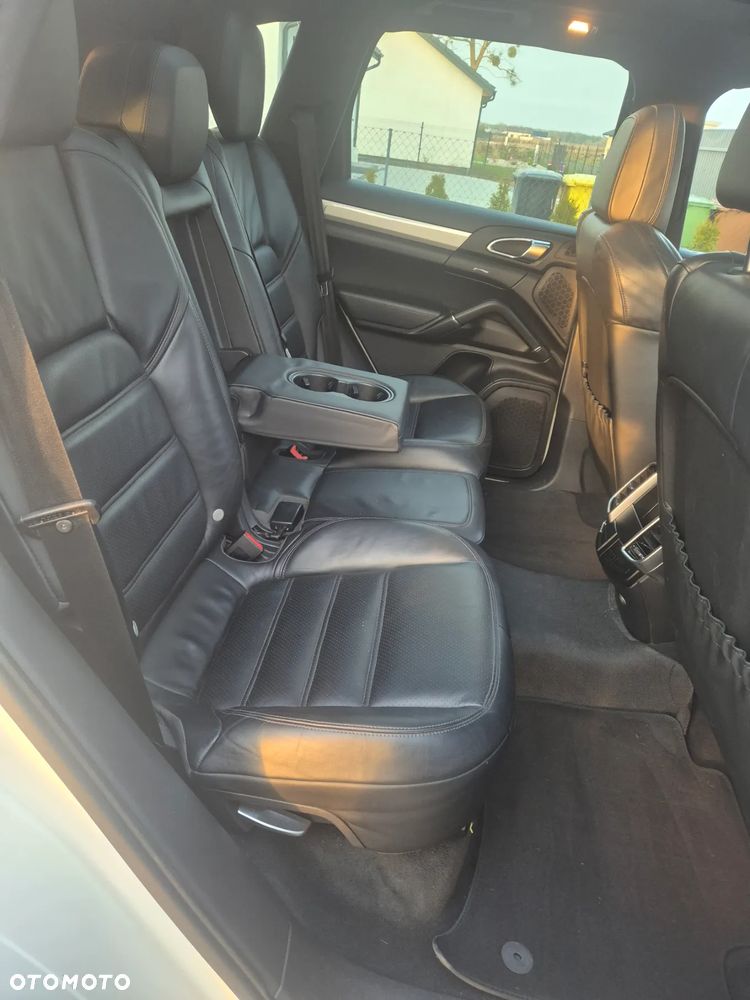 Porsche Cayenne - 8