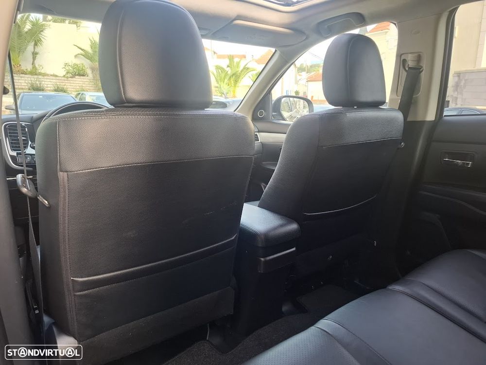 Mitsubishi Outlander - 35