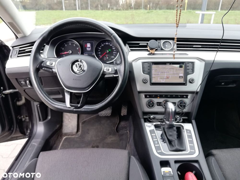 Volkswagen Passat - 8