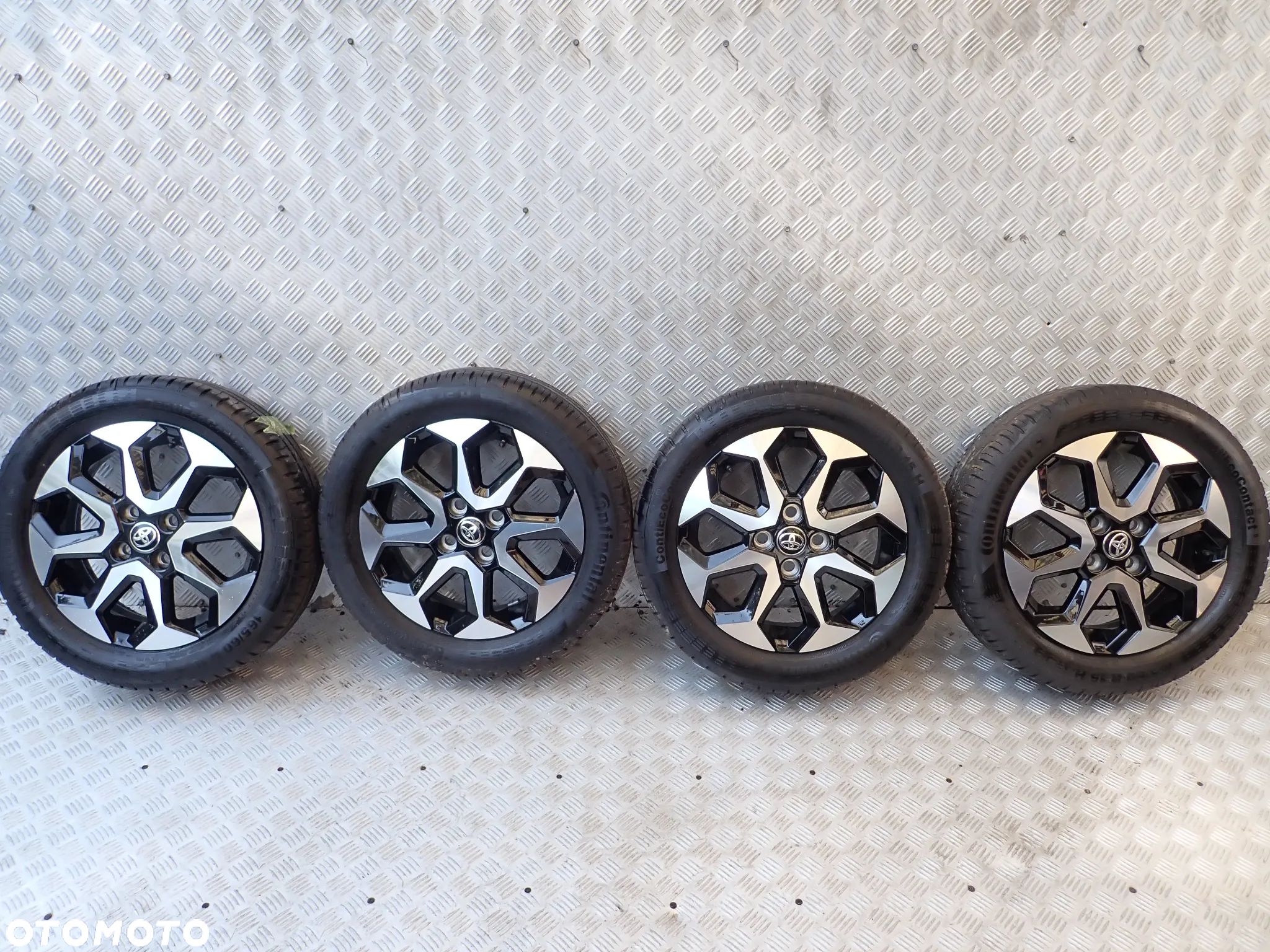 KOŁA FELGI ALUMINIOWE TOYOTA AYGO II  4,5JX15  ET 35  4X100  42611-0H050  Z OPONAMI LATO 165/60/15  2200 ZŁ - 1