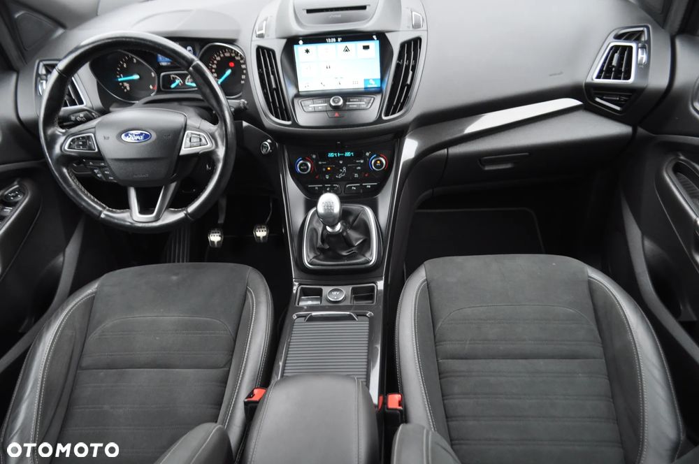 Ford Kuga 2.0 TDCi 4x4 ST-Line - 29