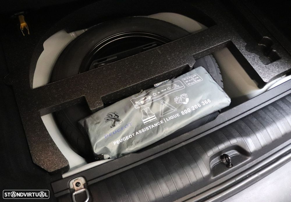 Peugeot 2008 1.2 PureTech Style - 34