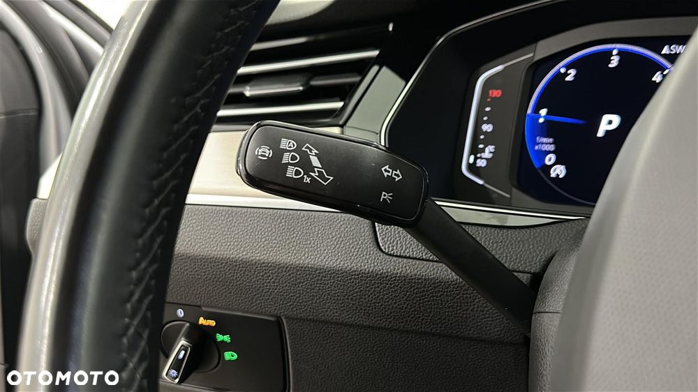 Volkswagen Passat - 26
