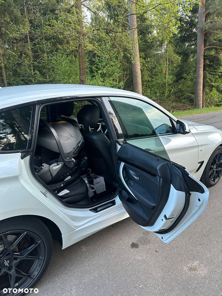 BMW Seria 3 320d M Sport - 11