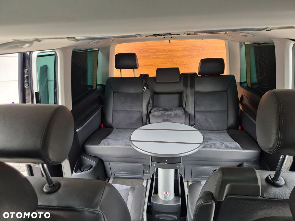 Volkswagen Multivan - 12