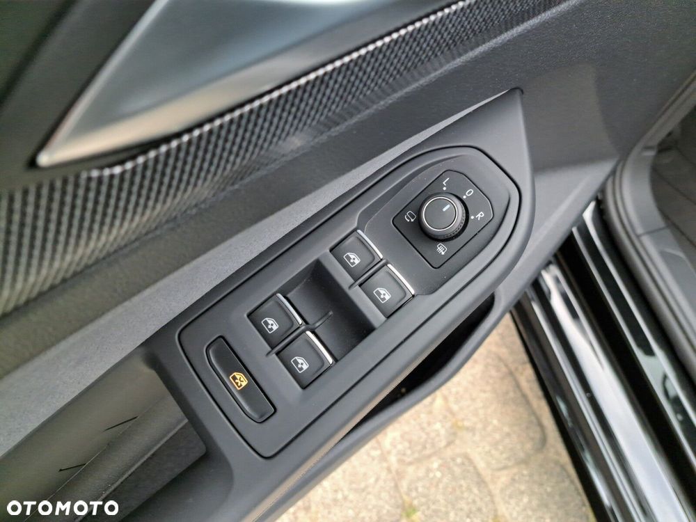 Volkswagen Golf Variant 2.0 TSI OPF 4Motion DSG R - 17