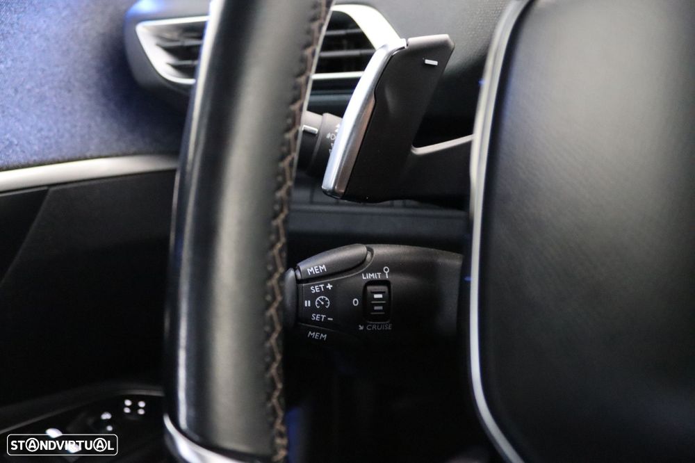 Peugeot 3008 1.2 PureTech Allure EAT6 - 11