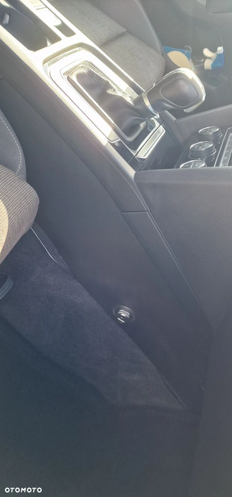 Volkswagen Passat - 26