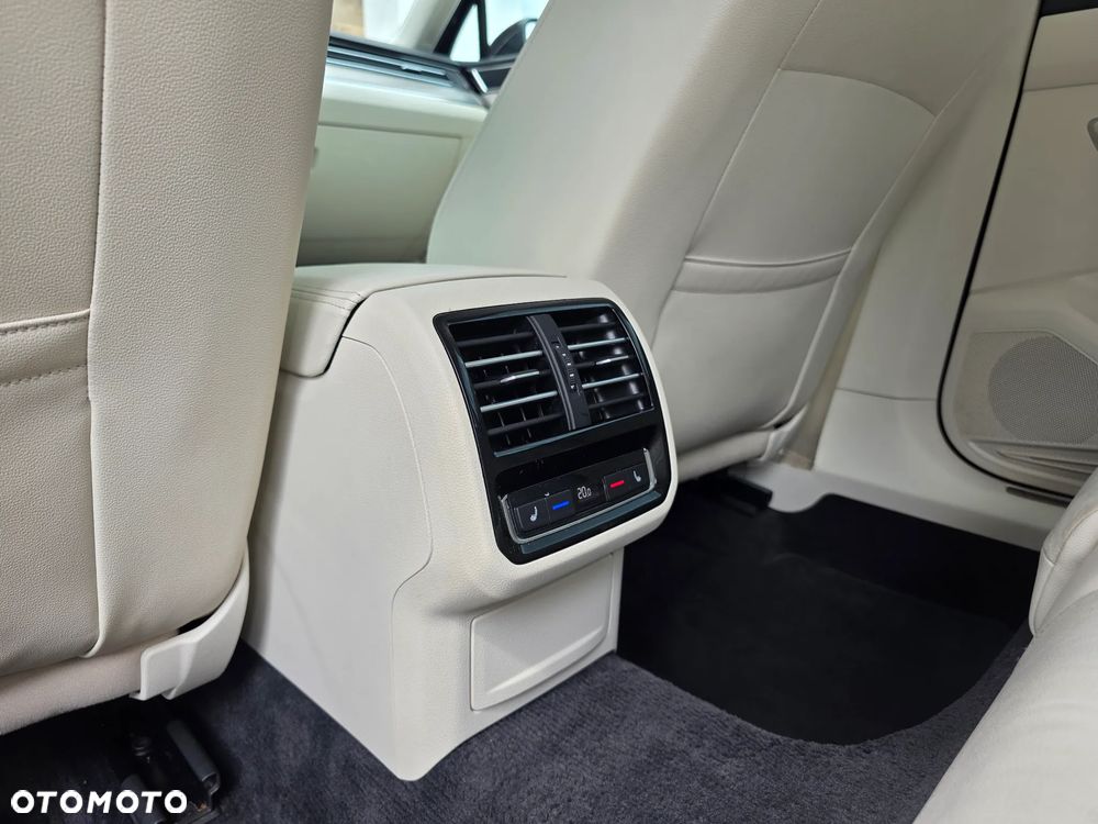 Volkswagen Passat Variant 1.4 TSI BMT ACT Highline DSG - 36