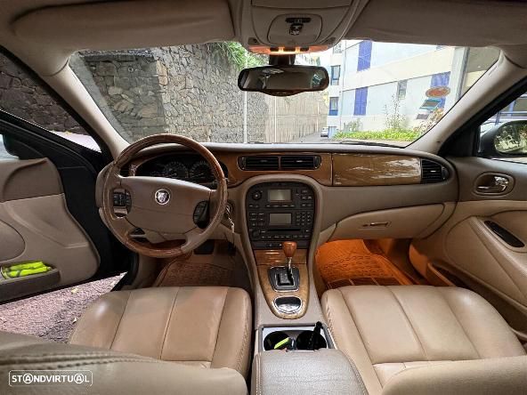 Jaguar S-Type 3.0 V6 Executive Auto. - 5