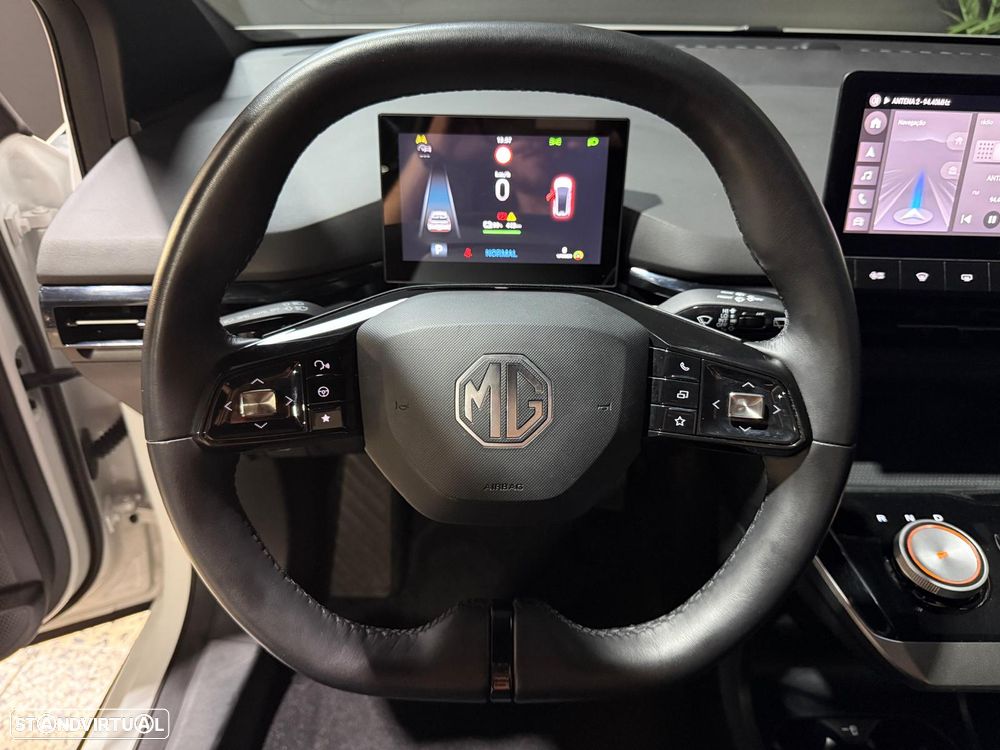 MG MG4 64 kWh Luxury - 24