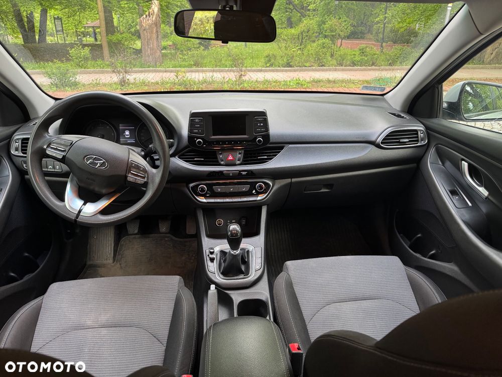 Hyundai i30 1.6 D Classic + - 13