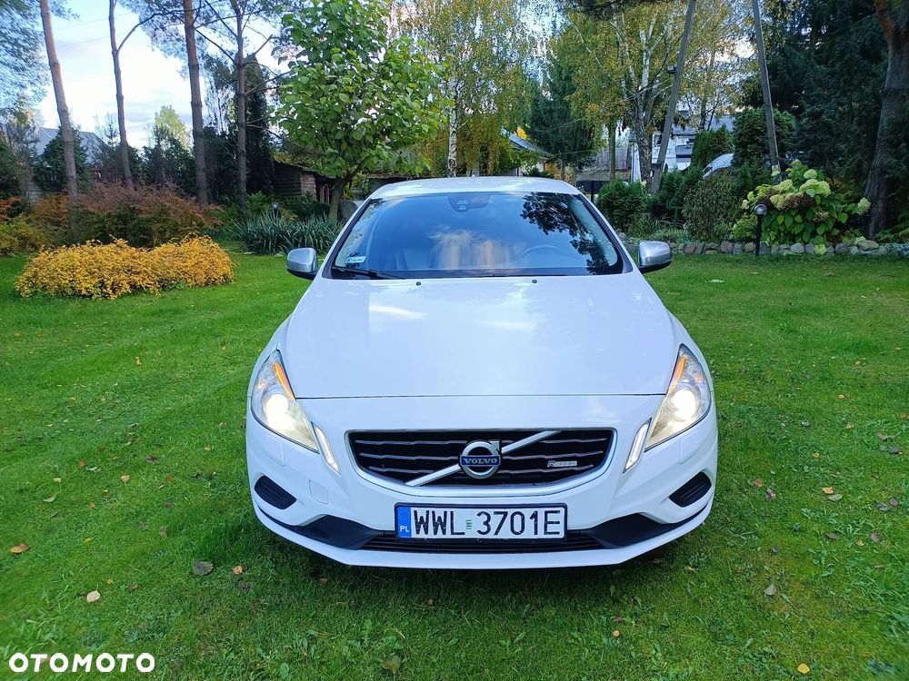 Volvo S60 D4 R-Design - 2