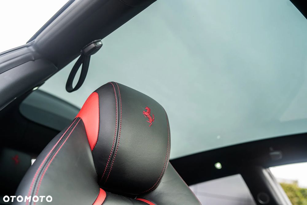 Ferrari GTC4Lusso - 20