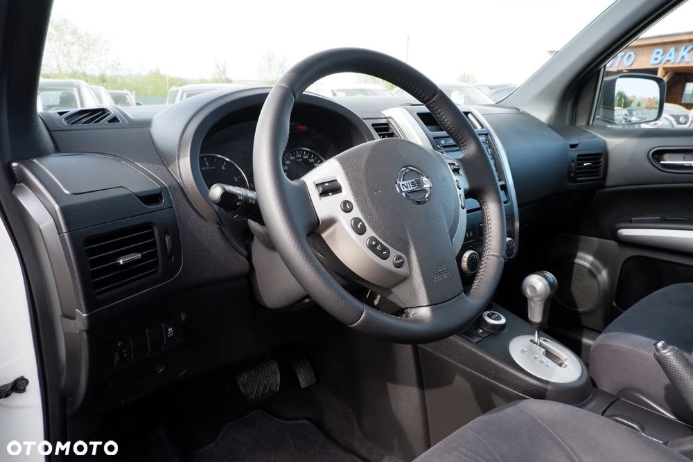 Nissan X-Trail 2.0 dCi 4x4 DPF Automatik SE - 25