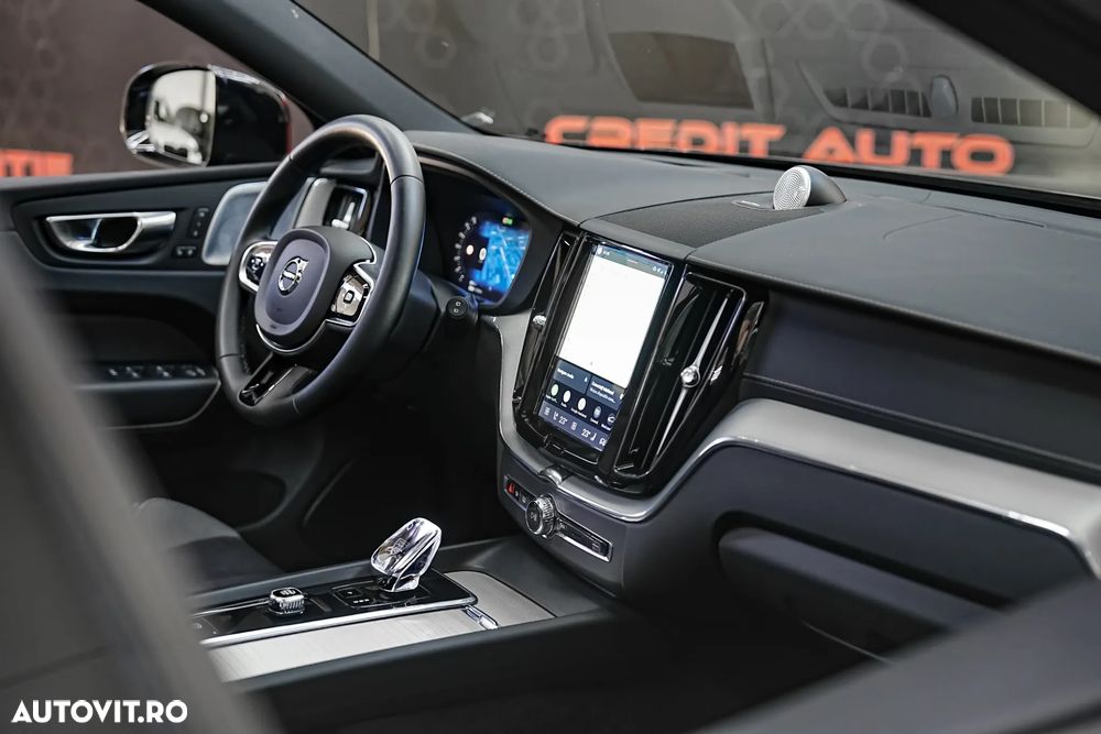 Volvo XC 60 B4 D AWD Ultimate Dark - 34