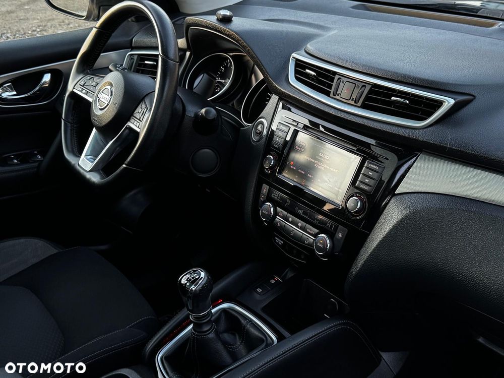 Nissan Qashqai 1.3 DIG-T TEKNA - 29