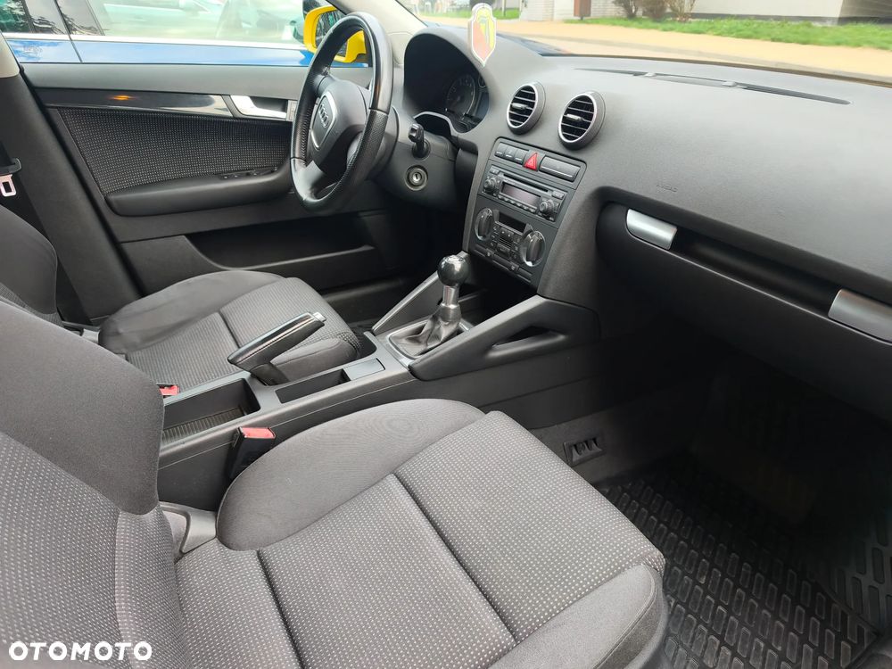 Audi A3 Sportback 1.6 FSI Ambition - 10