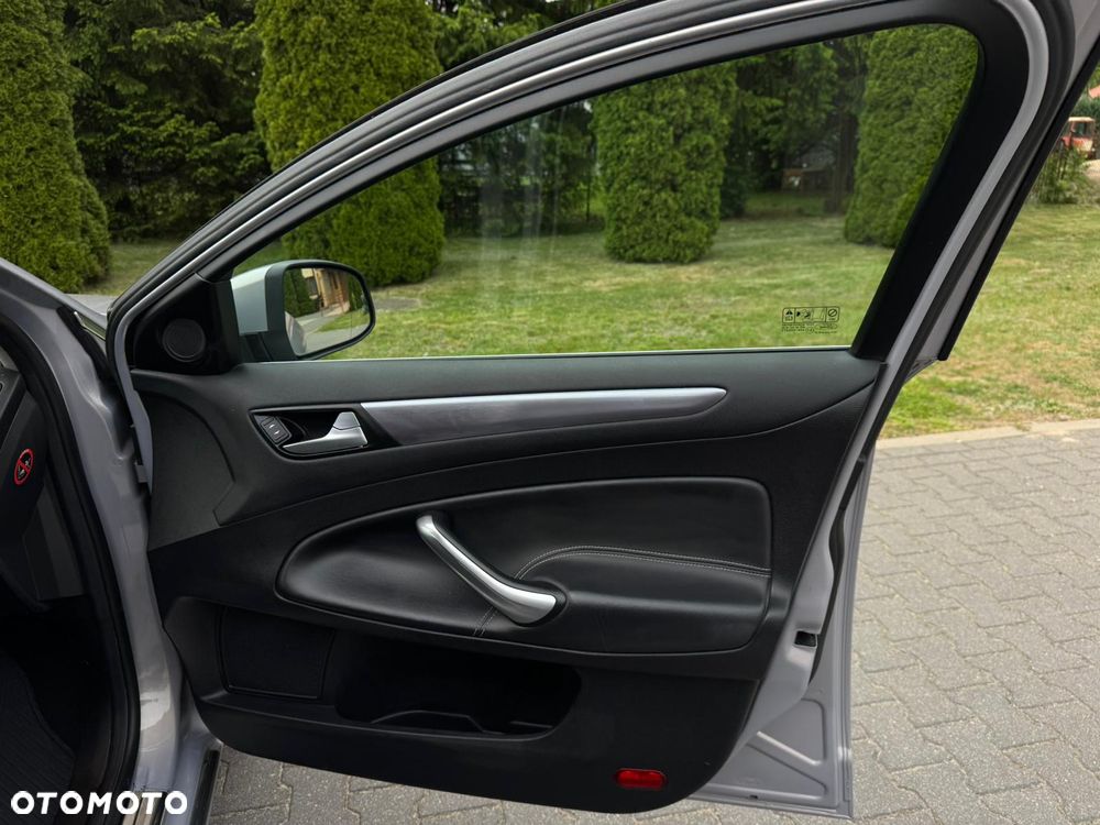 Ford Mondeo 2.2 TDCi Titanium - 23
