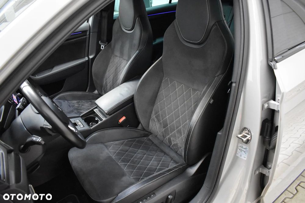 Skoda Superb 2.0 TDI Sportline DSG - 27