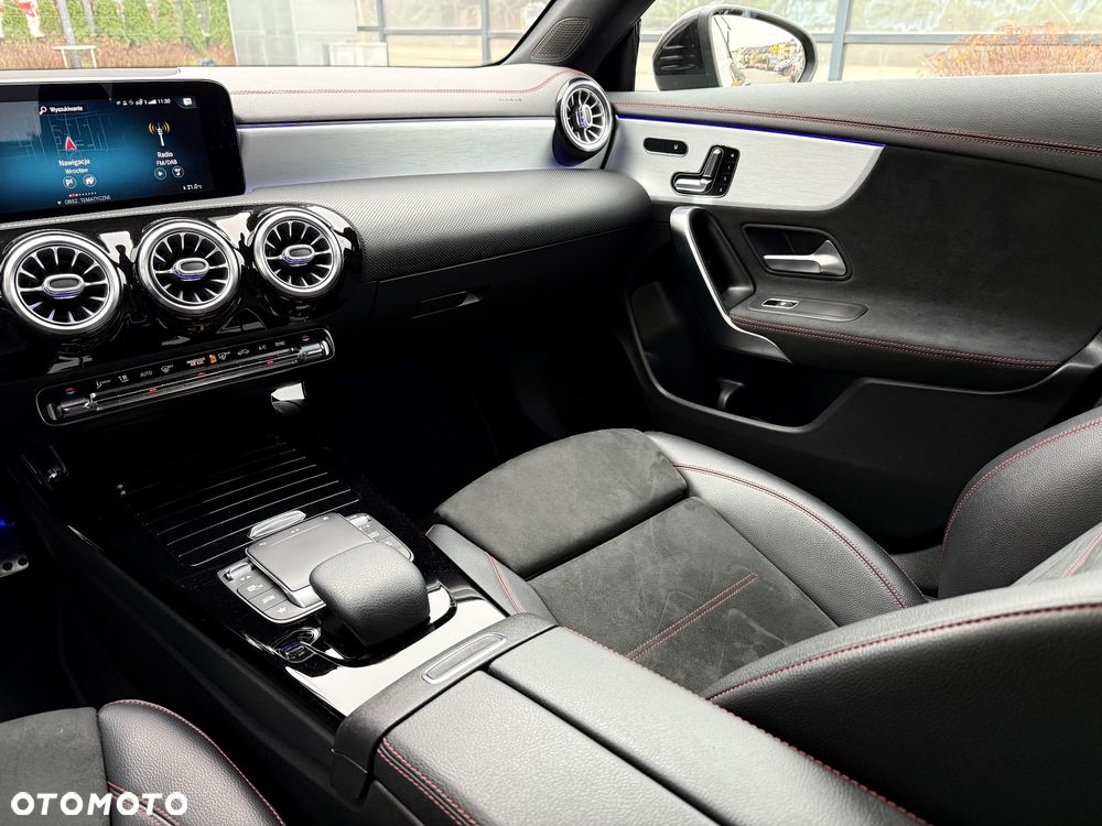 Mercedes-Benz CLA 220 AMG Line 7G-DCT - 13