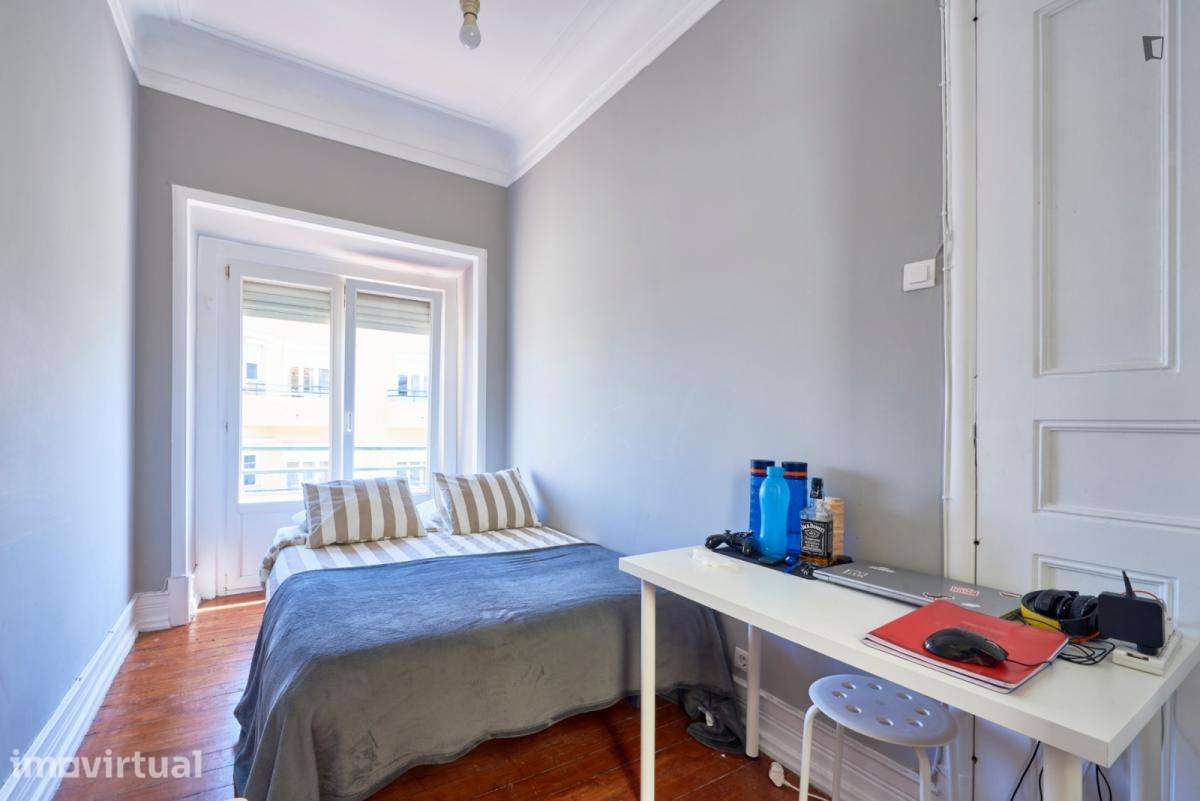 Quarto - localizado em Entrecampos Lisbon - Grande imagem: 2/37
