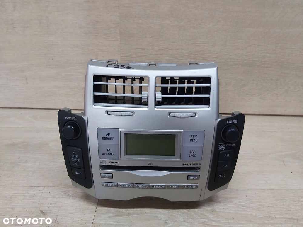 Toyota Yaris II Radio CD 58828 86120-52810 - 1