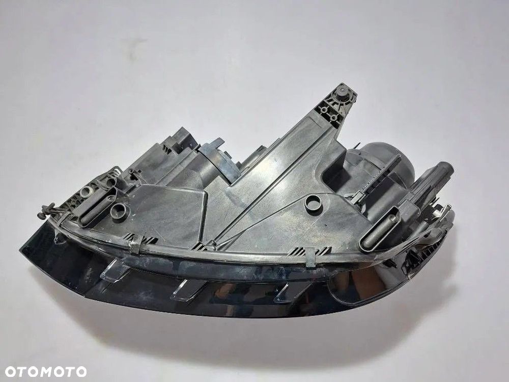 Volkswagen Touran III 2019 Prawa Lampa Reflektor 5TB941006A EUROPA - 12