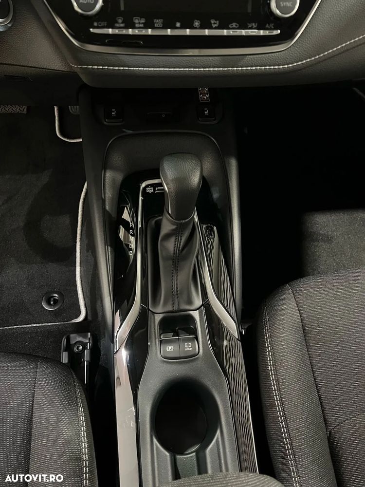 Toyota Corolla 1.8 HSD Business - 6