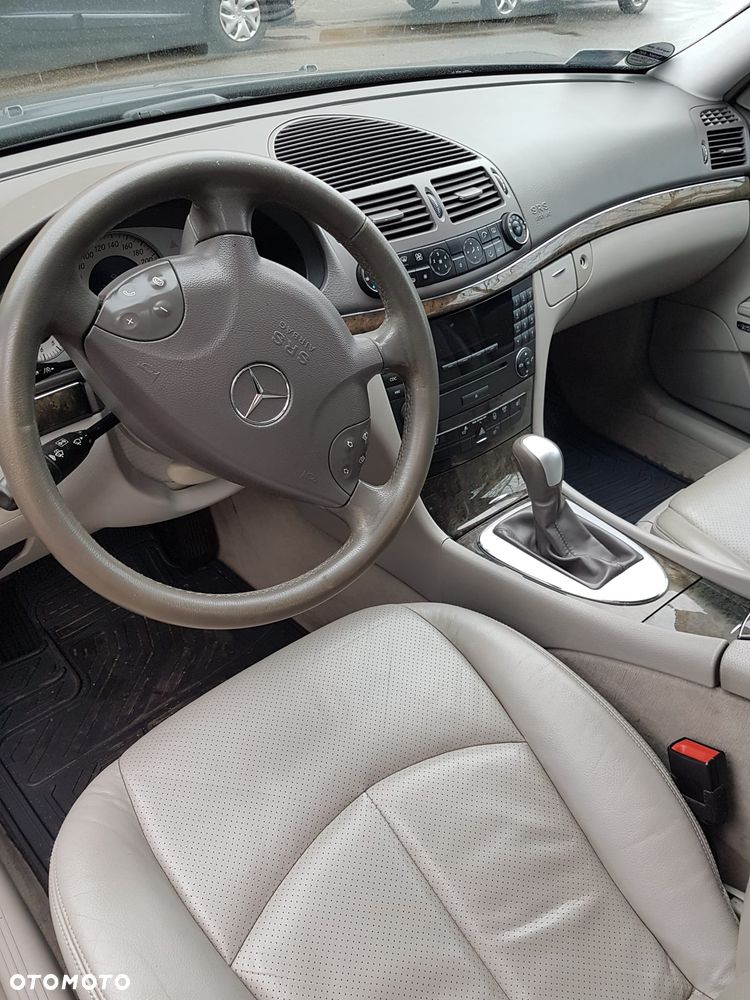 Mercedes-Benz Klasa E 200 Kompressor T Avantgarde - 9