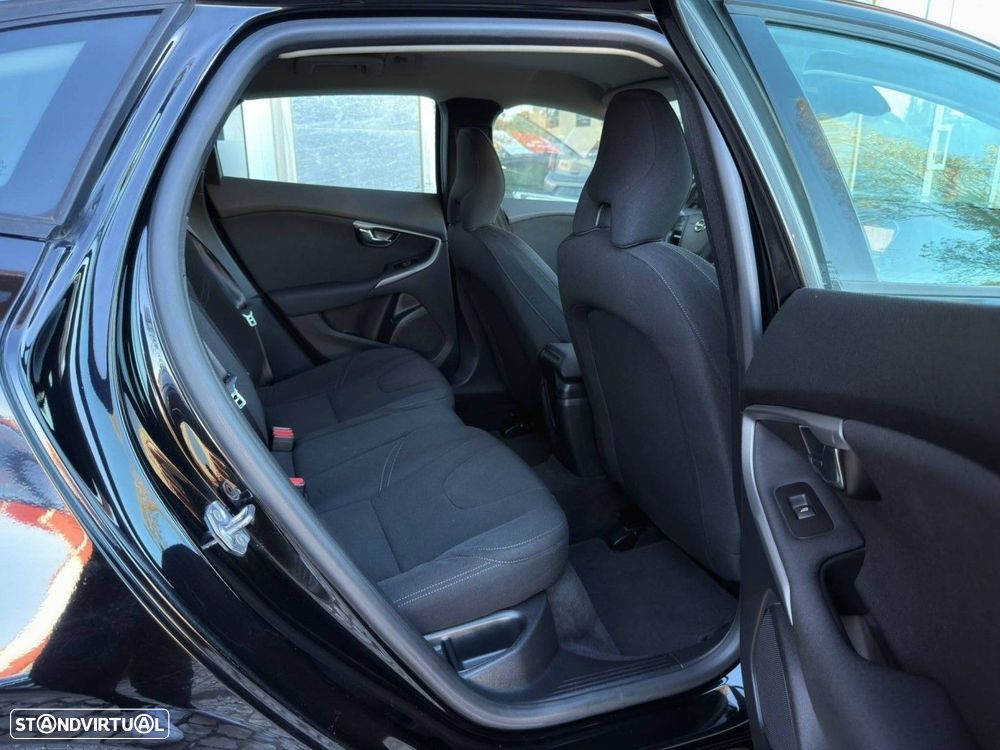 Volvo V40 2.0 D2 Kinetic - 21