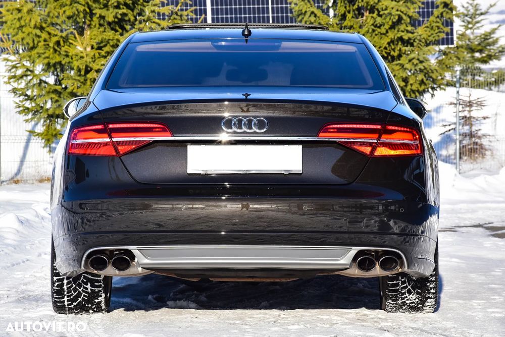 Audi S8 - 9