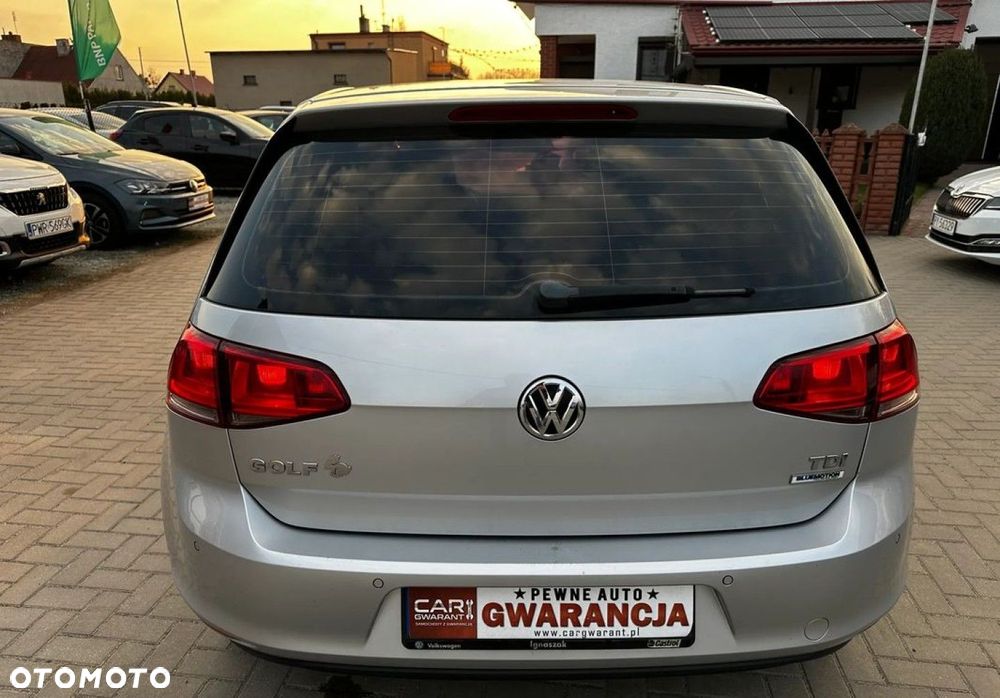 Volkswagen Golf - 34