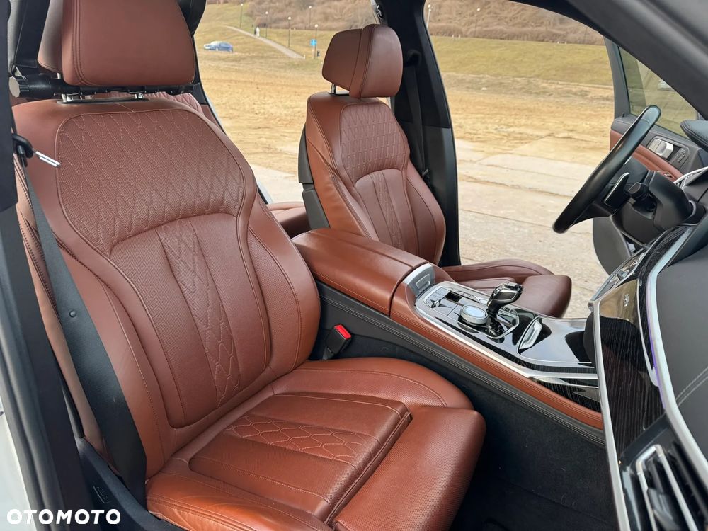 BMW X7 xDrive40i sport - 25