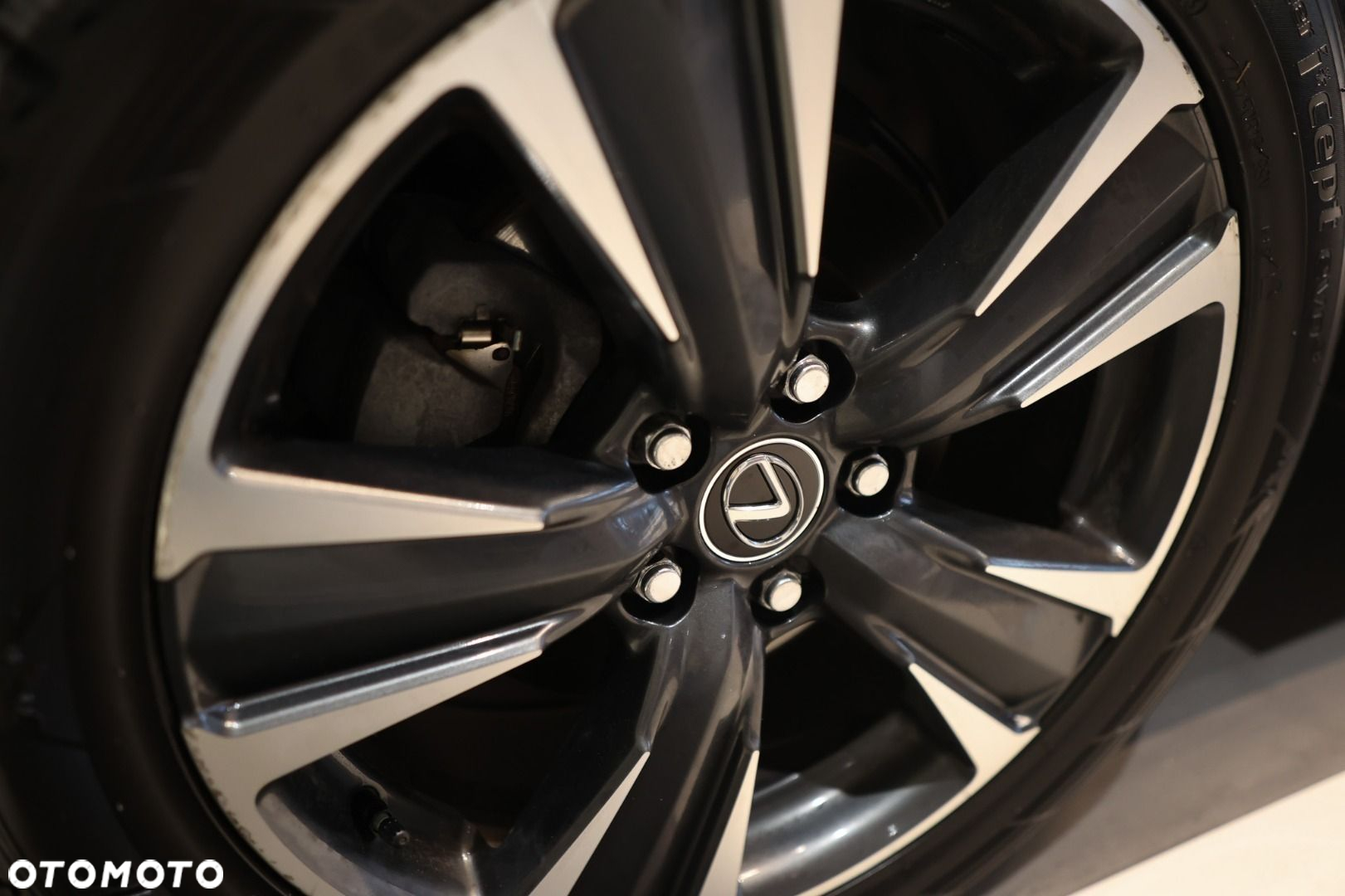 Lexus UX - 20