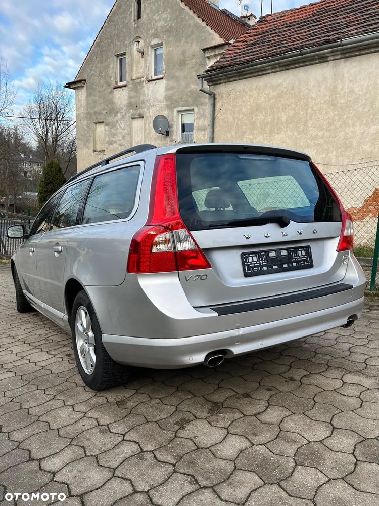 Volvo V70 D5 AWD Kinetic - 32