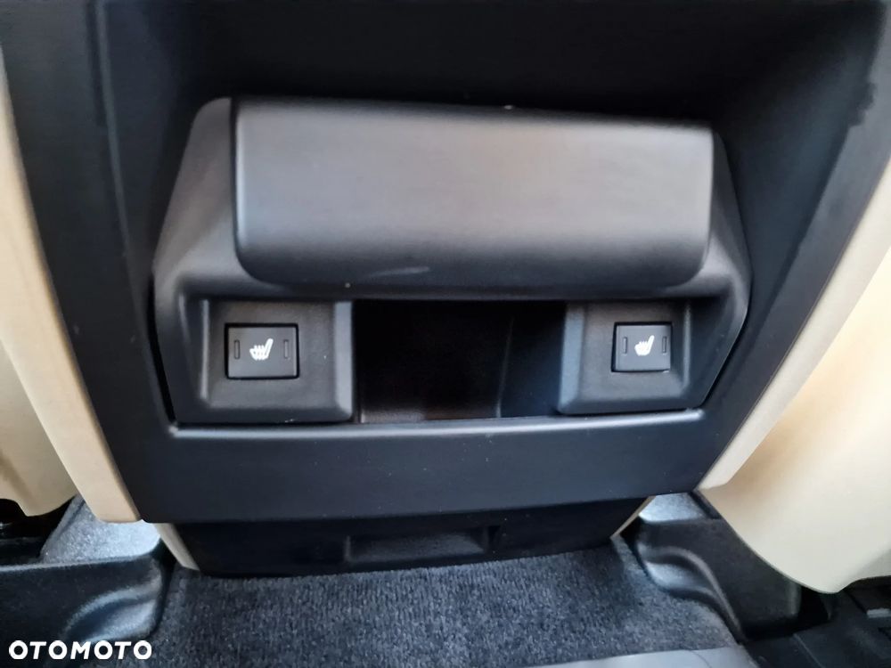 Land Rover Discovery 2.7D V6 HSE - 22