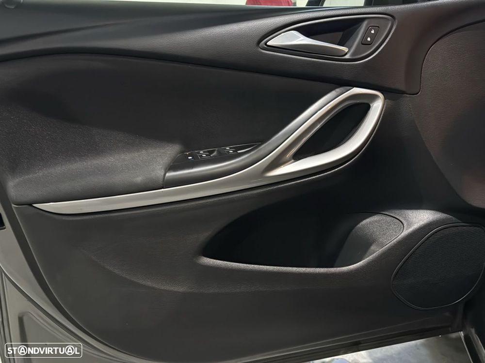 Opel Astra Sports Tourer - 17