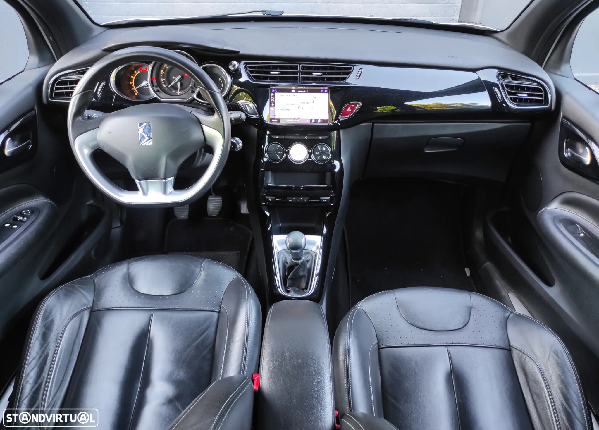 DS DS3 BlueHDi 100 SoChic - 11