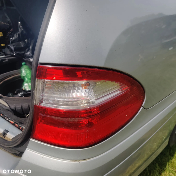 MERCEDES W211 KOMBI LAMPA TYL PRAWY