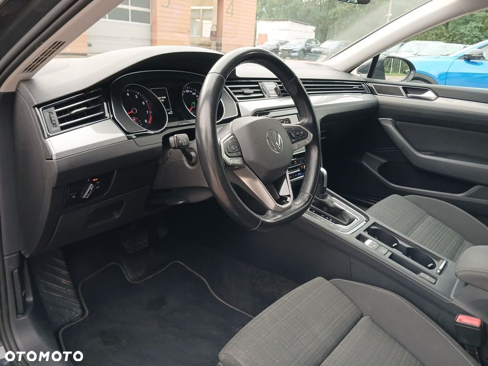 Volkswagen Passat - 10