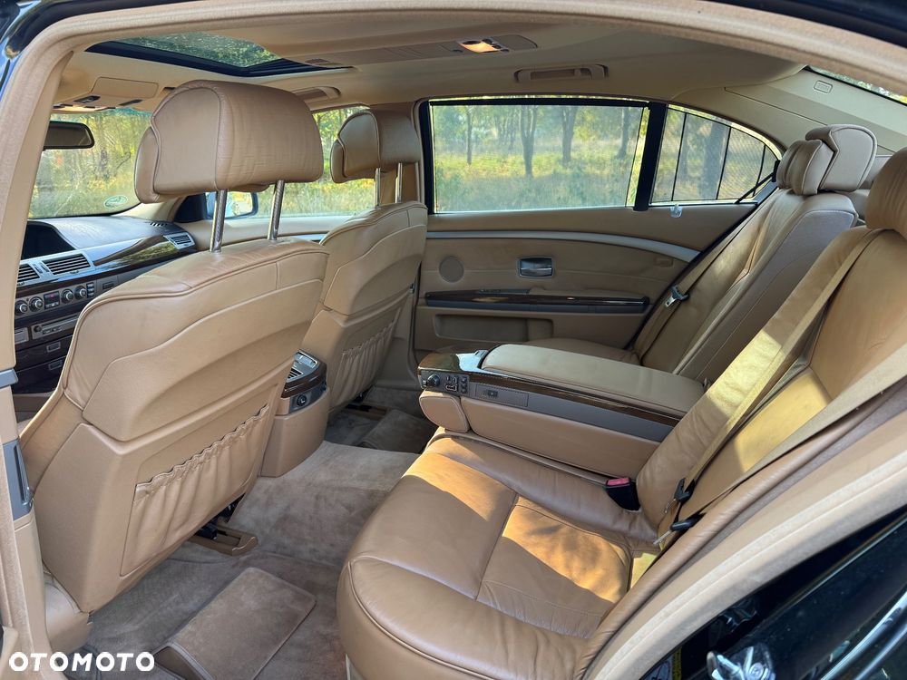 BMW Seria 7 740i L - 9