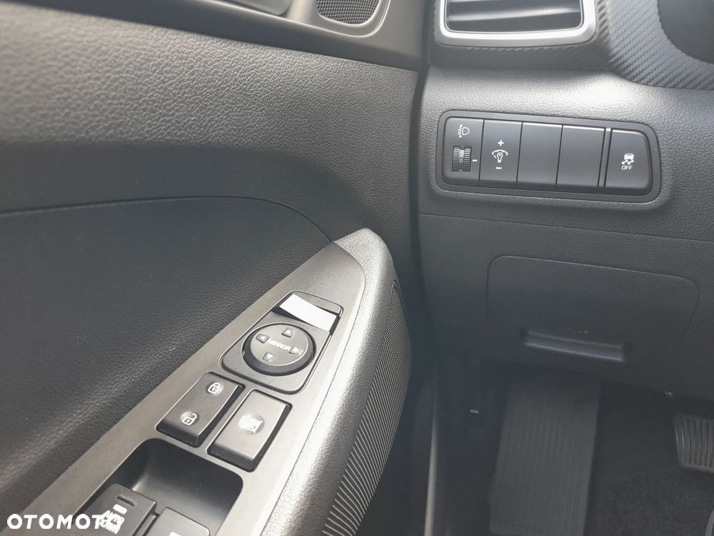 Hyundai Tucson 1.6 GDI BlueDrive Classic 2WD - 19