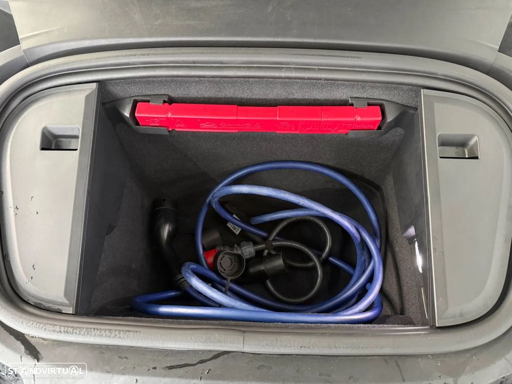 Porsche Taycan Standard - 36