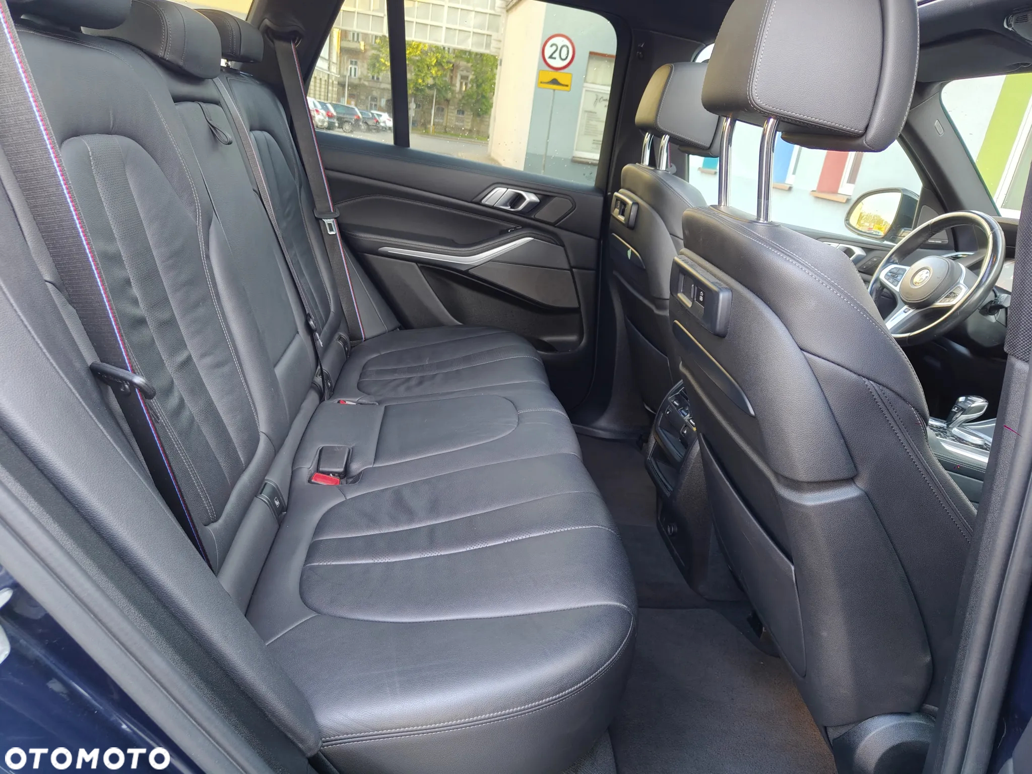 BMW X5 M M50i - 15