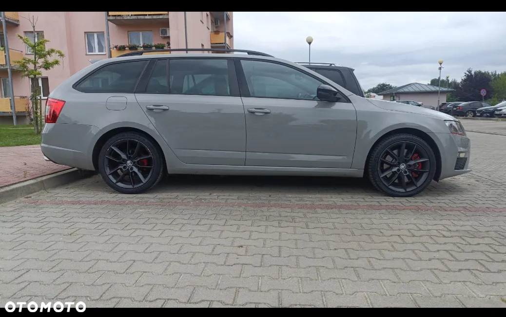 Skoda Octavia Combi 2.0 TSI (Green tec) RS - 12