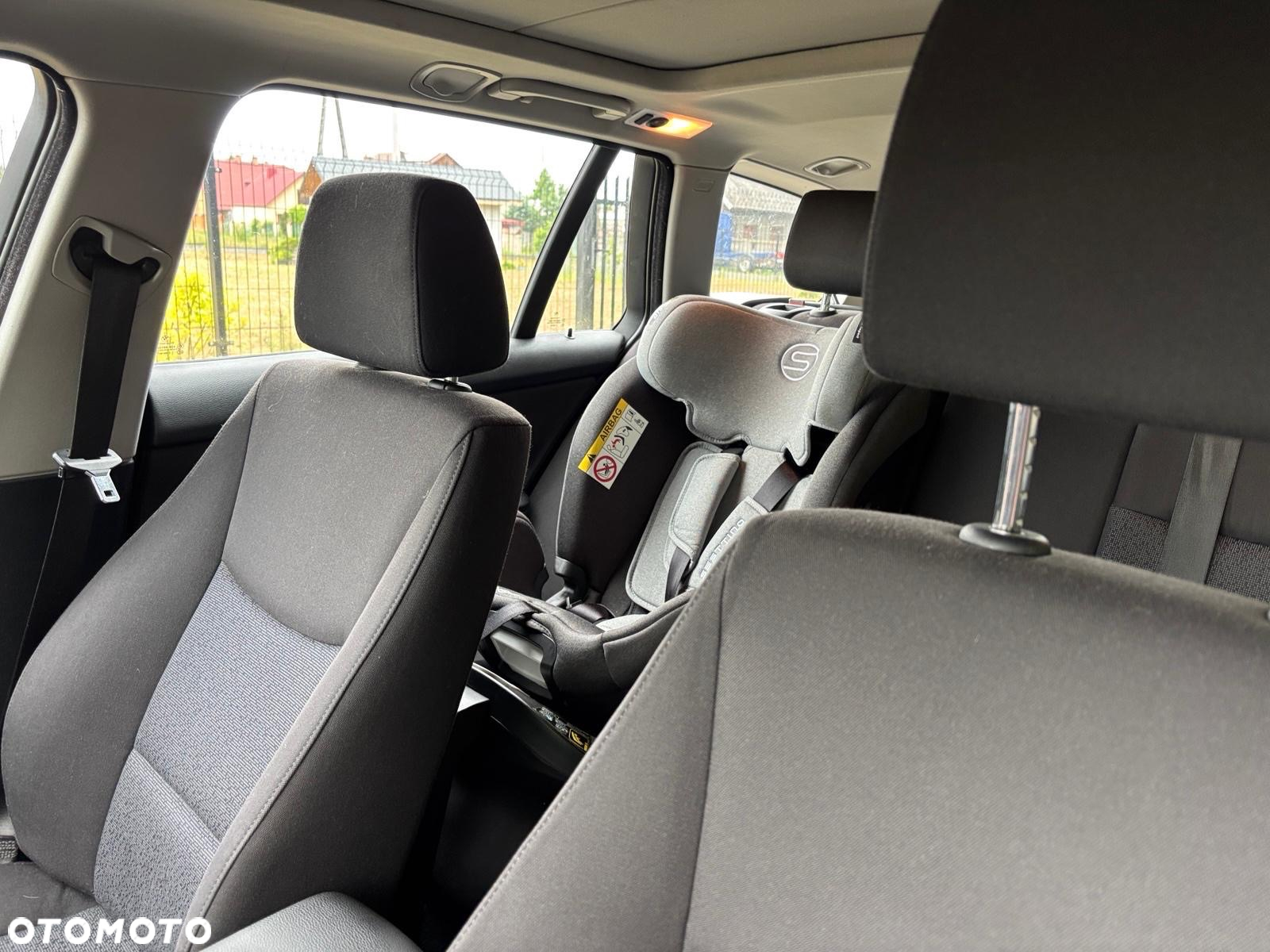 BMW Seria 3 320d DPF Touring - 4